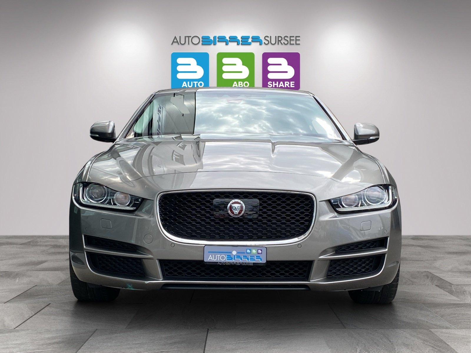 JAGUAR XE 2.0 D 180 Prestige AWD, Diesel, Occasion / Utilisé, Automatique - 2