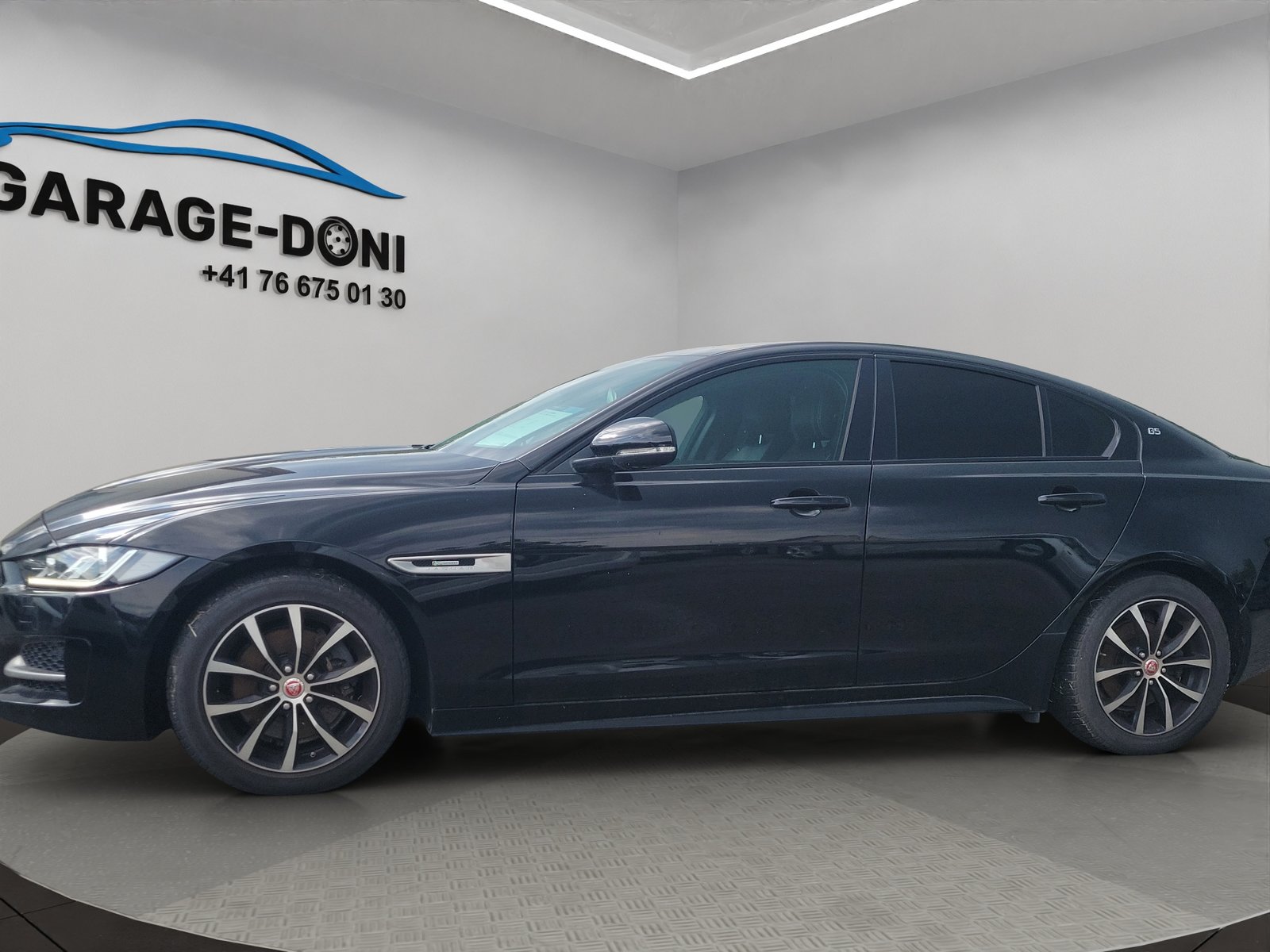 JAGUAR XE Limousine Diesel 2.0 D 163 E-Perform. Pure, Diesel, Second hand / Used, Automatic - 3