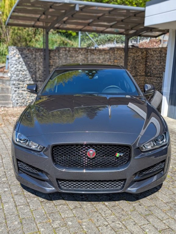 JAGUAR XE 2.0 D 180 R-Sport AWD