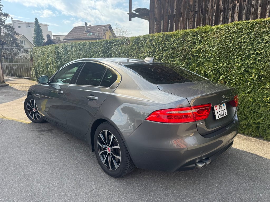 JAGUAR XE 2.0 D 180 Pure AWD, Diesel, Second hand / Used, Automatic - 4