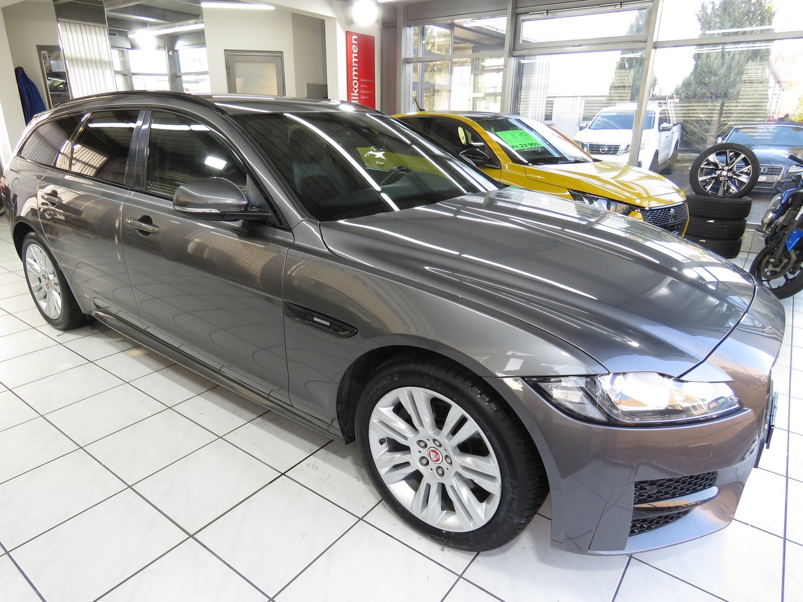 JAGUAR XF Sportbrake 20d R-Sport AWD Automatic, Diesel, Occasion / Gebraucht, Automatik - 3