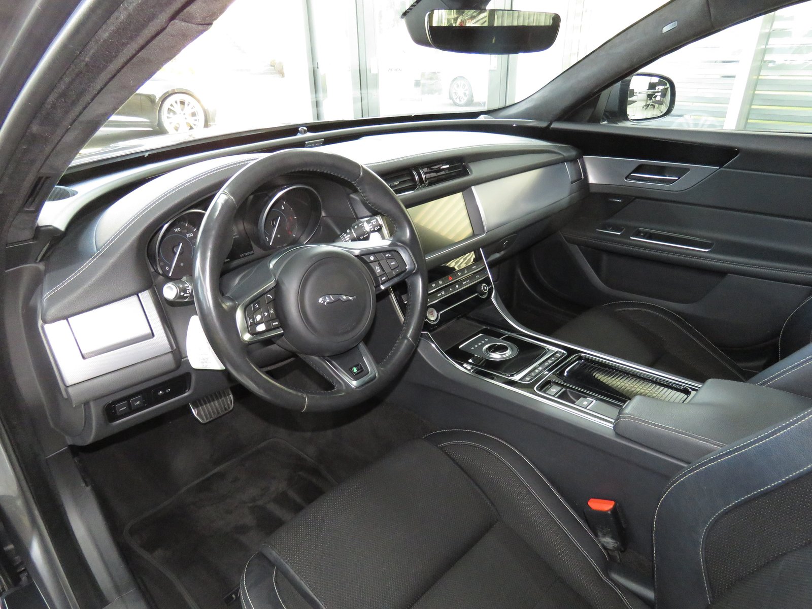 JAGUAR XF Sportbrake 20d R-Sport AWD Automatic, Diesel, Occasion / Gebraucht, Automatik - 7