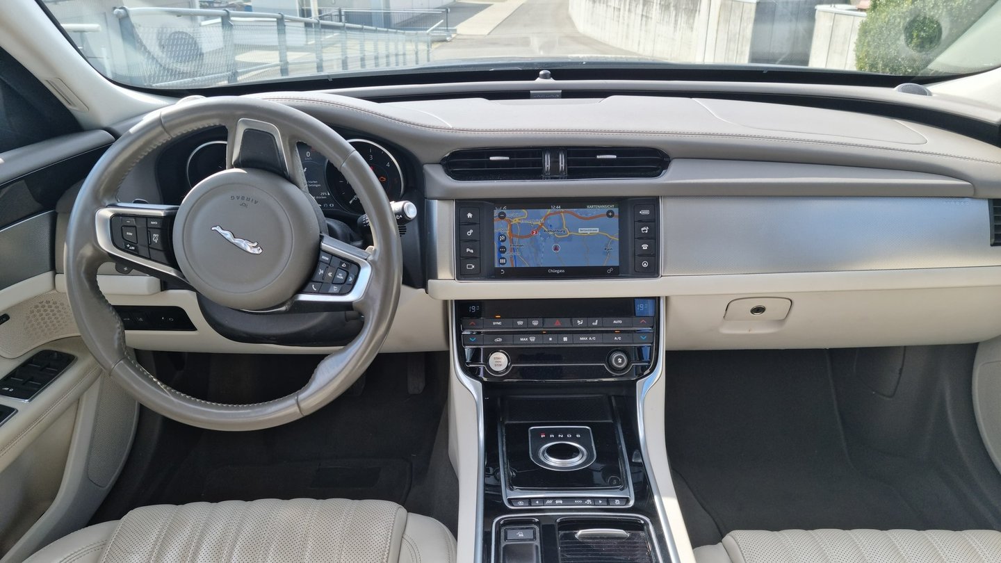 JAGUAR XF Sportbrake 3.0 V6 D Portfolio, Diesel, Occasion / Gebraucht, Automatik - 4