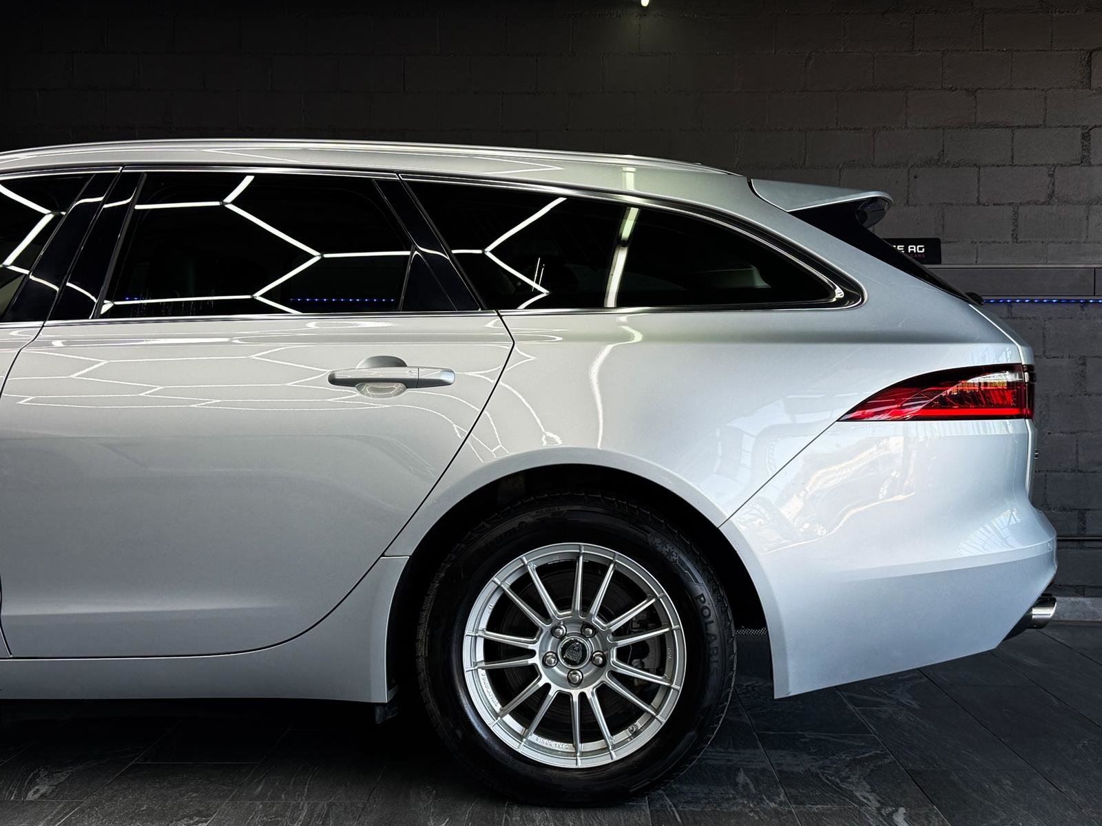 JAGUAR XF Sportbrake 20d Prestige AWD Automatic, Diesel, Occasion / Gebraucht, Automatik - 6