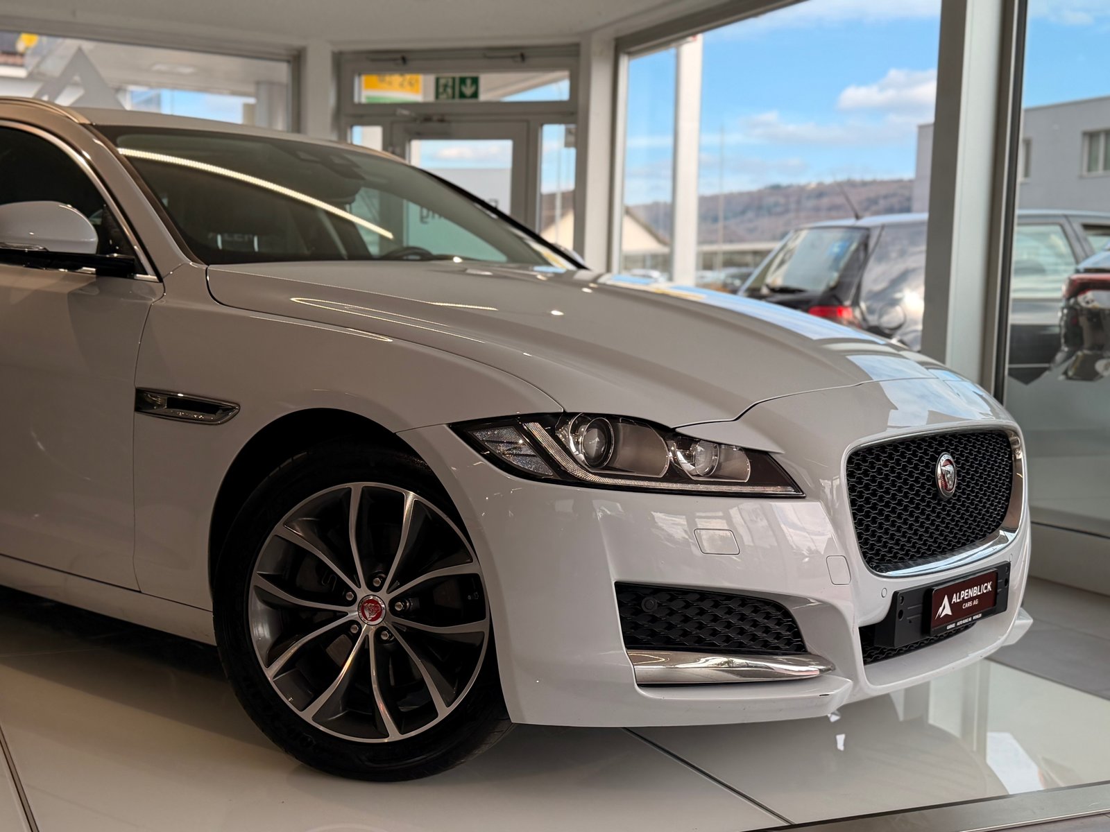 JAGUAR XF 25d Portfolio Automatic, Diesel, Occasion / Gebraucht, Automatik - 2