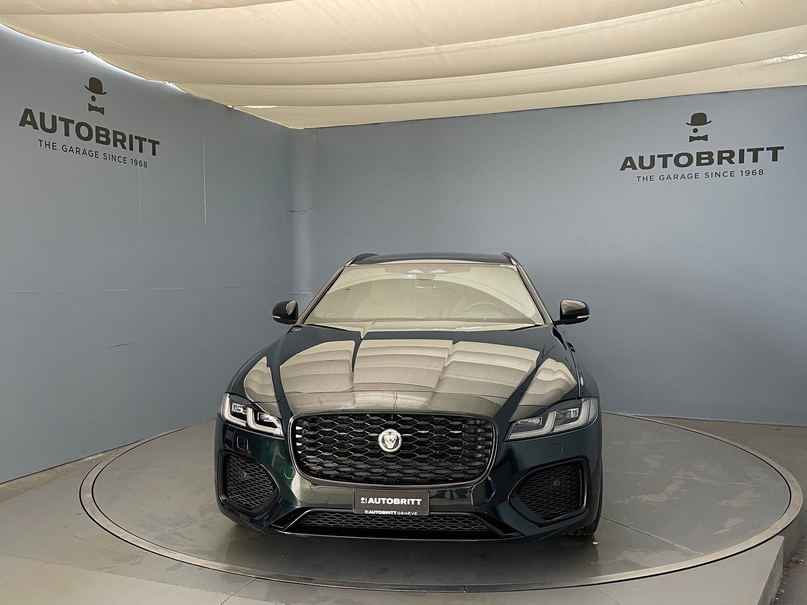 JAGUAR XF Sportbrake 2.0 I4 300 Sport AWD, Benzin, Occasion / Gebraucht, Automatik - 2
