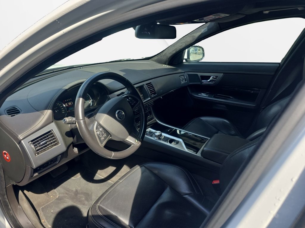 JAGUAR XF 5.0 V8 S/C XFR, Essence, Occasion / Utilisé, Automatique - 6