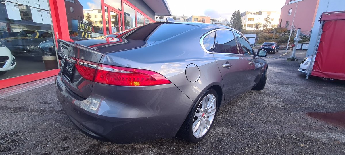 JAGUAR XF 20d Portfolio Automatic, Diesel, Occasion / Gebraucht, Automatik - 3