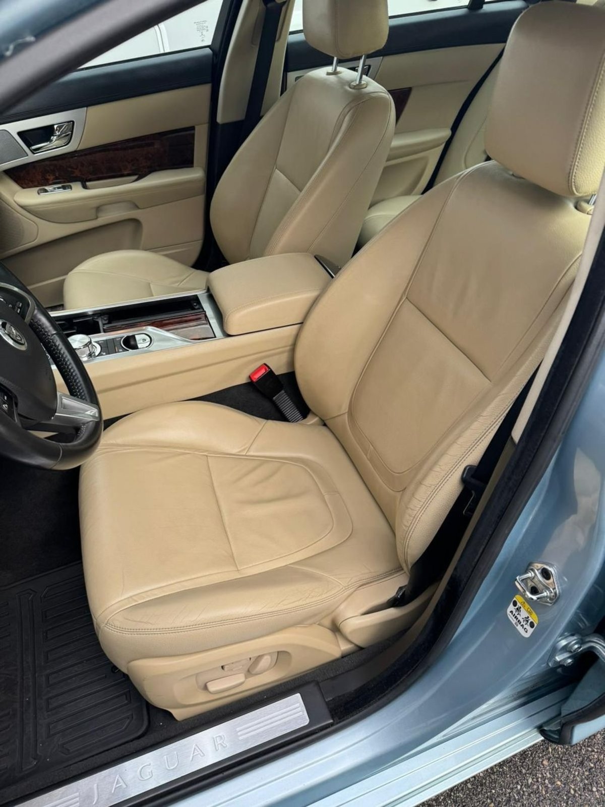 JAGUAR XF 3.0 V6 S/C AWD, Benzin, Occasion / Gebraucht, Automatik - 5