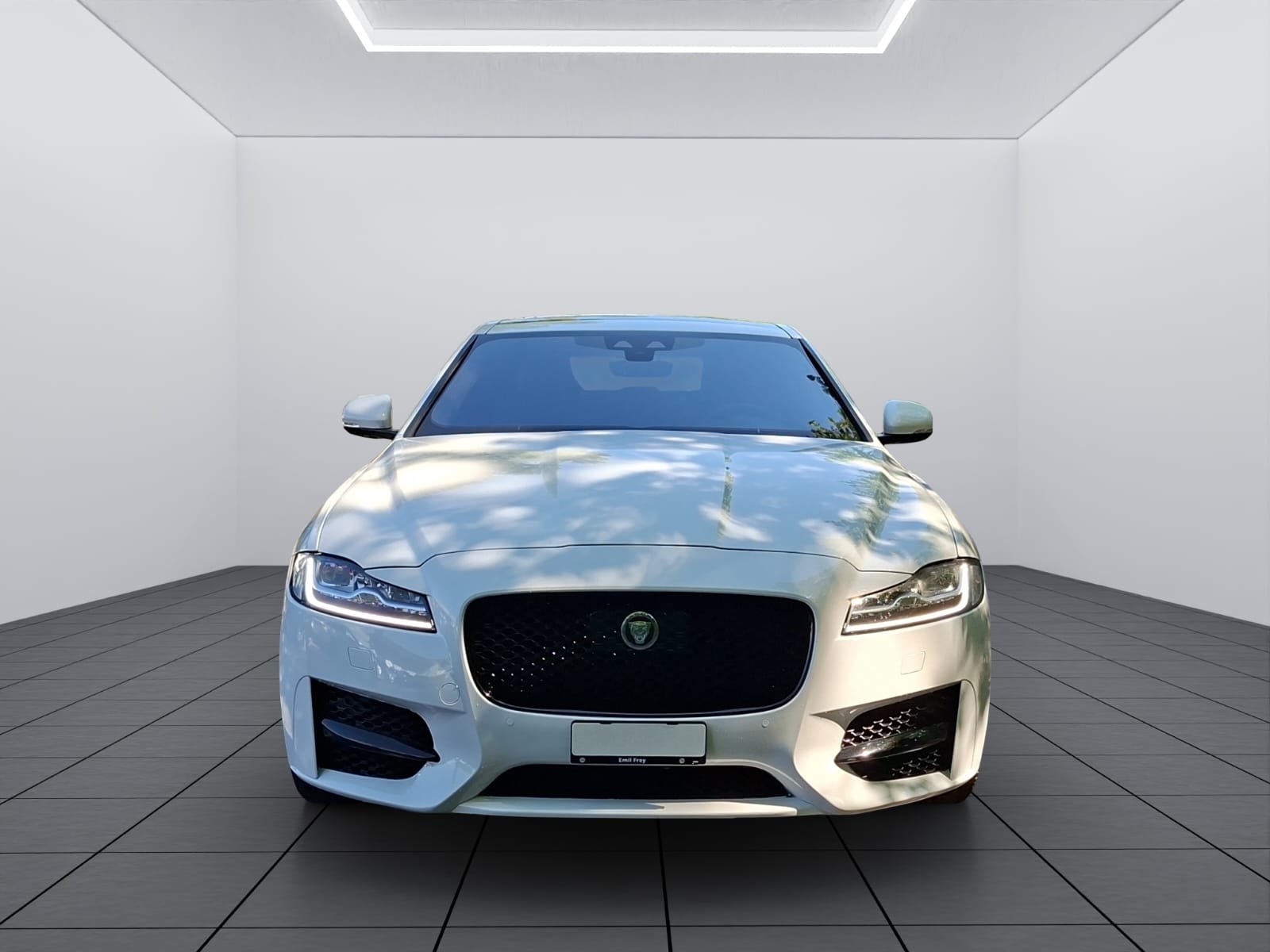 JAGUAR XF 30t R-Sport AWD, Petrol, Second hand / Used, Automatic - 2