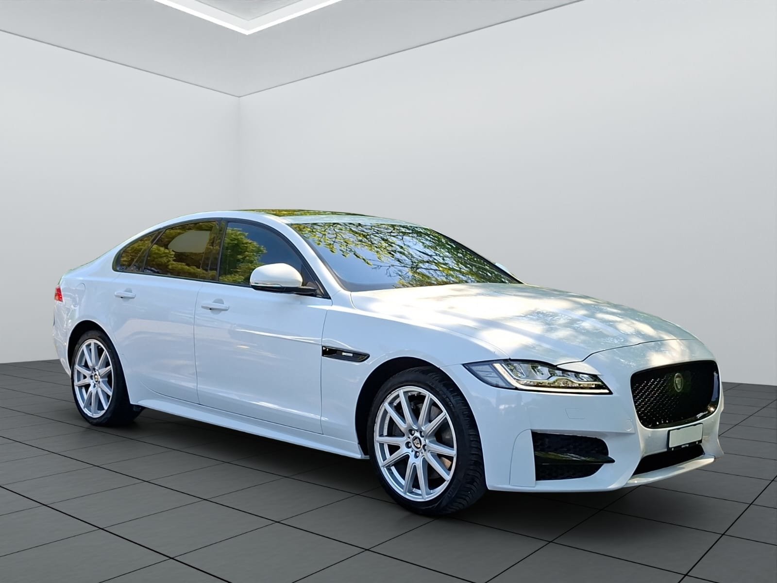 JAGUAR XF 30t R-Sport AWD, Petrol, Second hand / Used, Automatic - 3