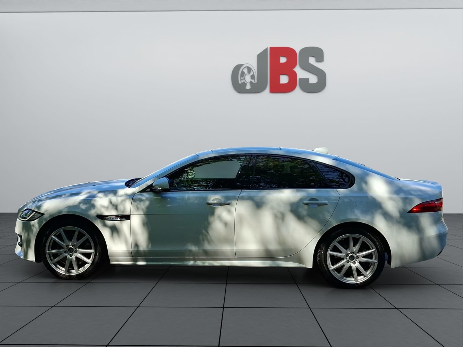 JAGUAR XF 30t R-Sport AWD, Petrol, Second hand / Used, Automatic - 4