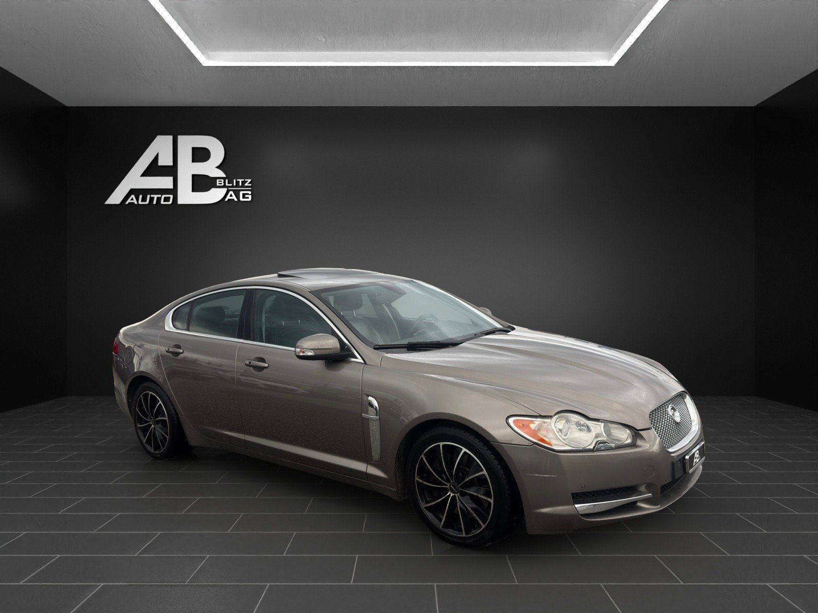 JAGUAR XF 4.2 V8 S/C, Benzin, Occasion / Gebraucht, Automatik - 6