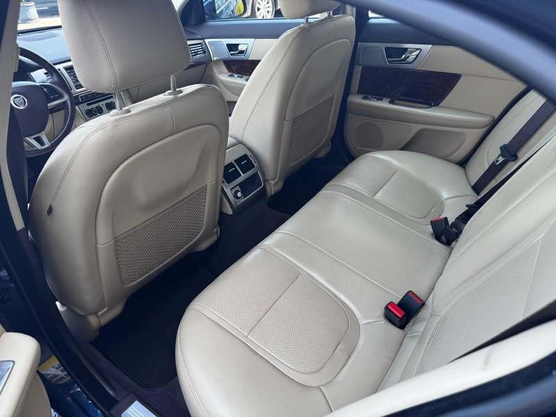 JAGUAR XF 3.0 V6 D Premium Luxury, Diesel, Occasion / Gebraucht, Automatik - 6