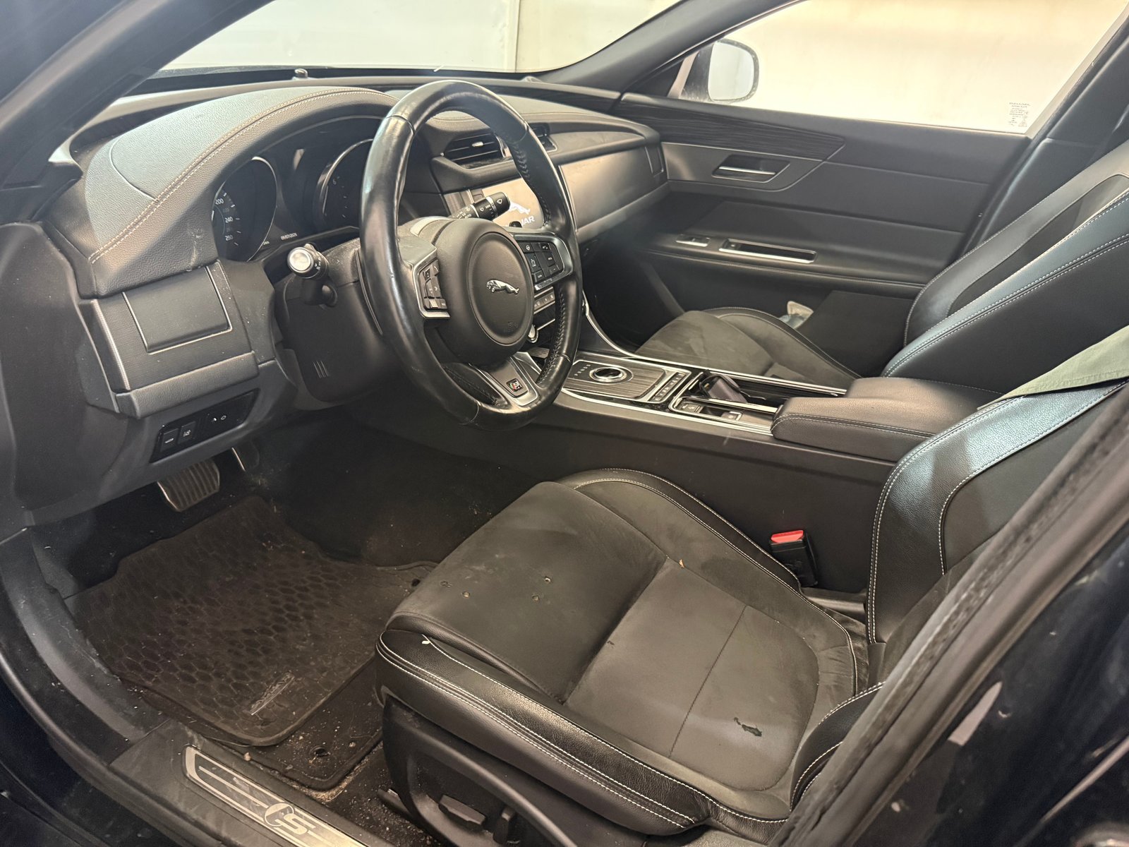 JAGUAR XF 3.0 V6 S/C S AWD, Benzin, Occasion / Gebraucht, Automatik - 6