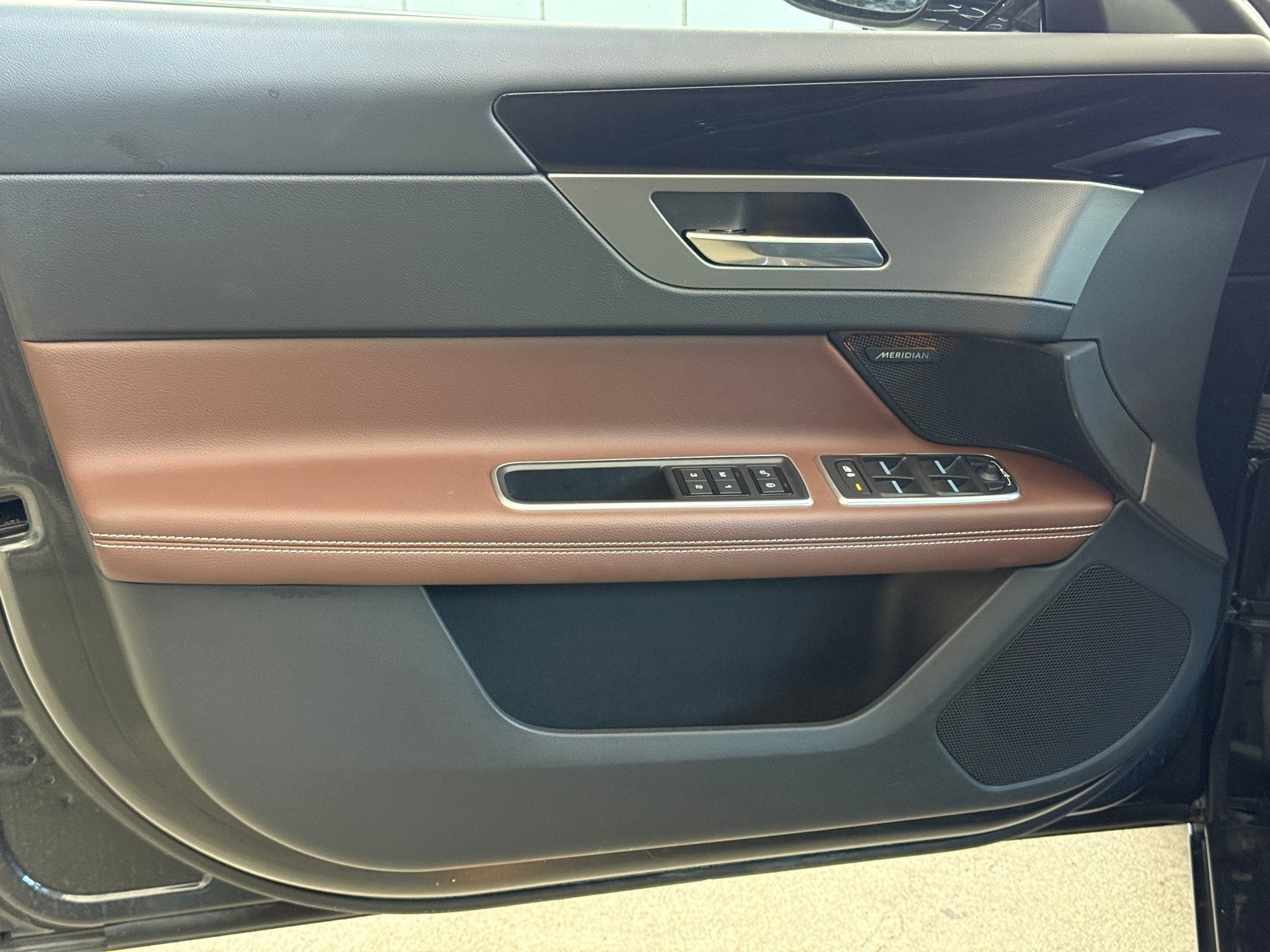 JAGUAR XF 30t R-Sport AWD, Benzina, Occasioni / Usate, Automatico - 6