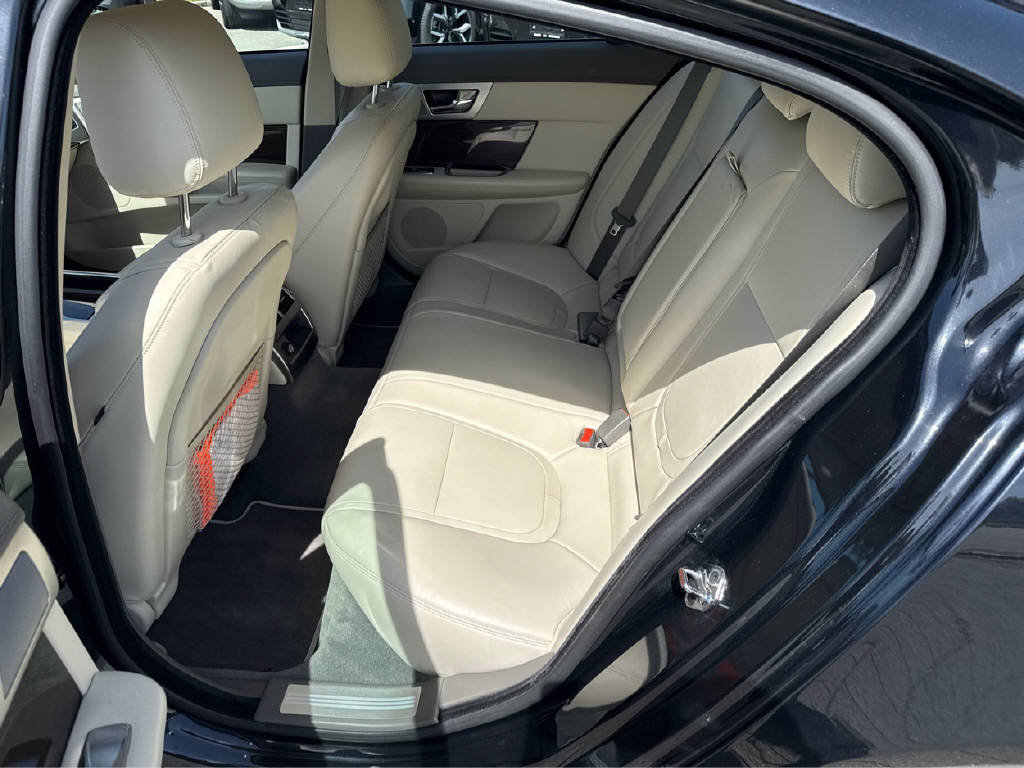 JAGUAR XF 3.0 V6 D S Premium Luxury, Diesel, Occasion / Gebraucht, Automatik - 3