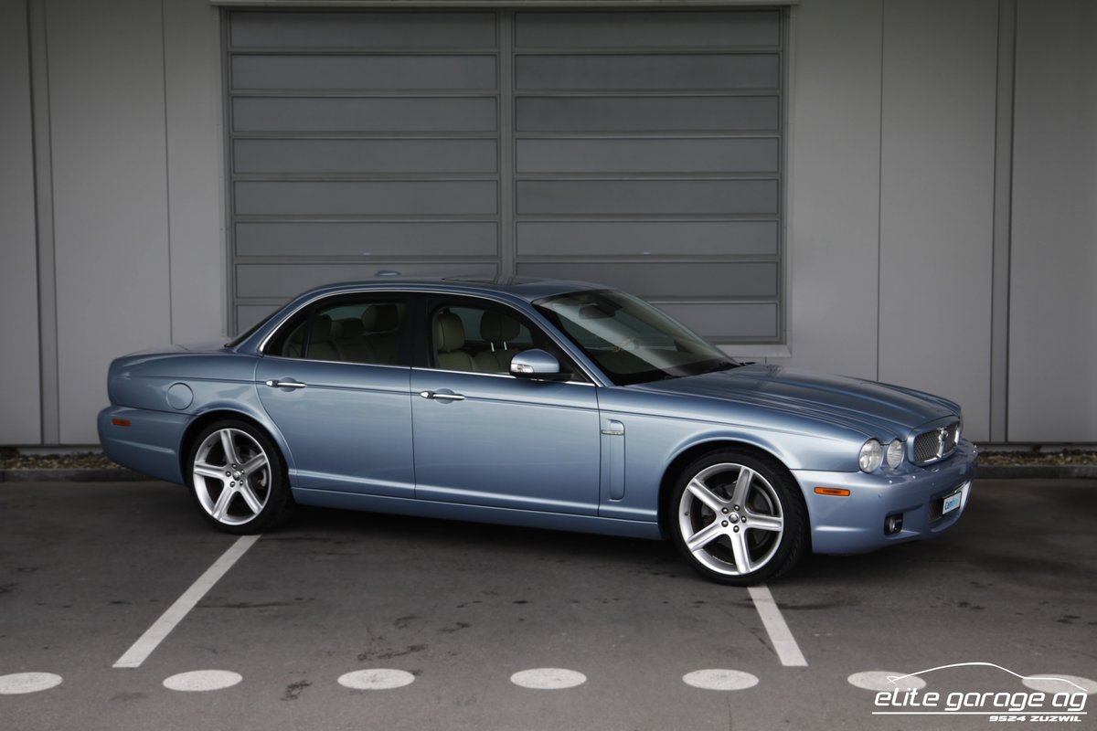 JAGUAR XJ8 4.2 V8 Sovereign, Benzin, Occasion / Gebraucht, Automatik - 7