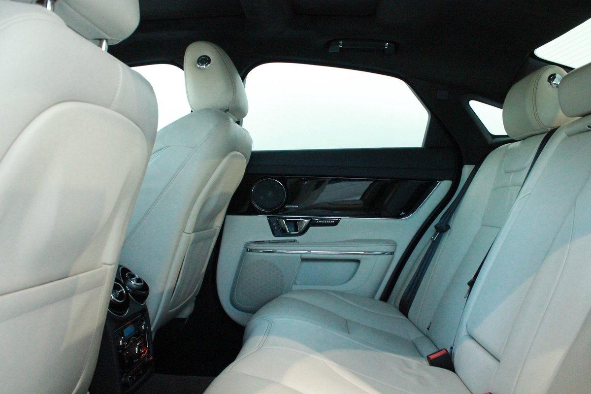 JAGUAR XJ 3.0 V6 S/C Portfolio Automatic AWD, Essence, Occasion / Utilisé, Automatique - 4