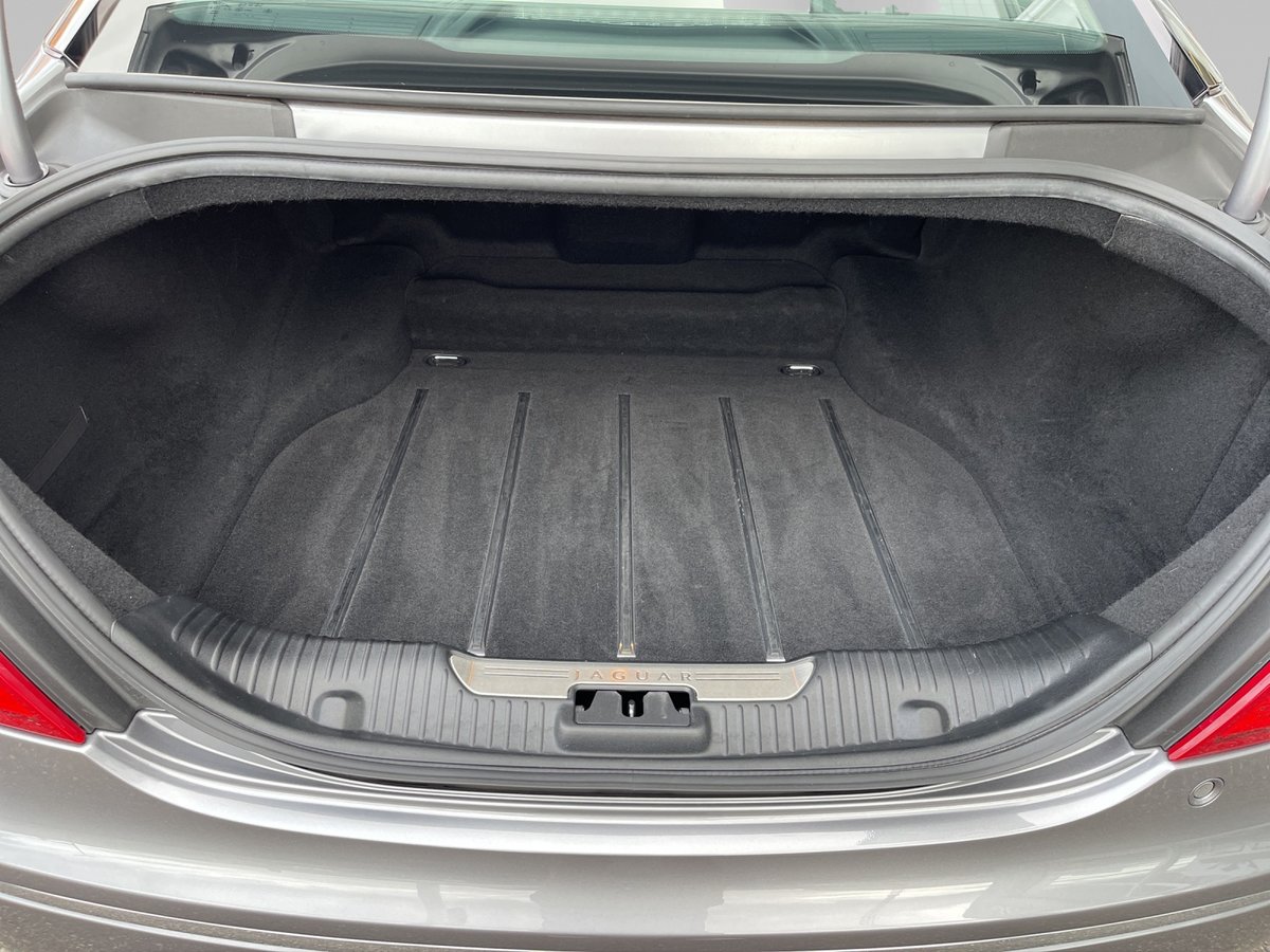 JAGUAR XJ 5.0 V8 Portfolio Automatic, Petrol, Second hand / Used, Automatic - 7