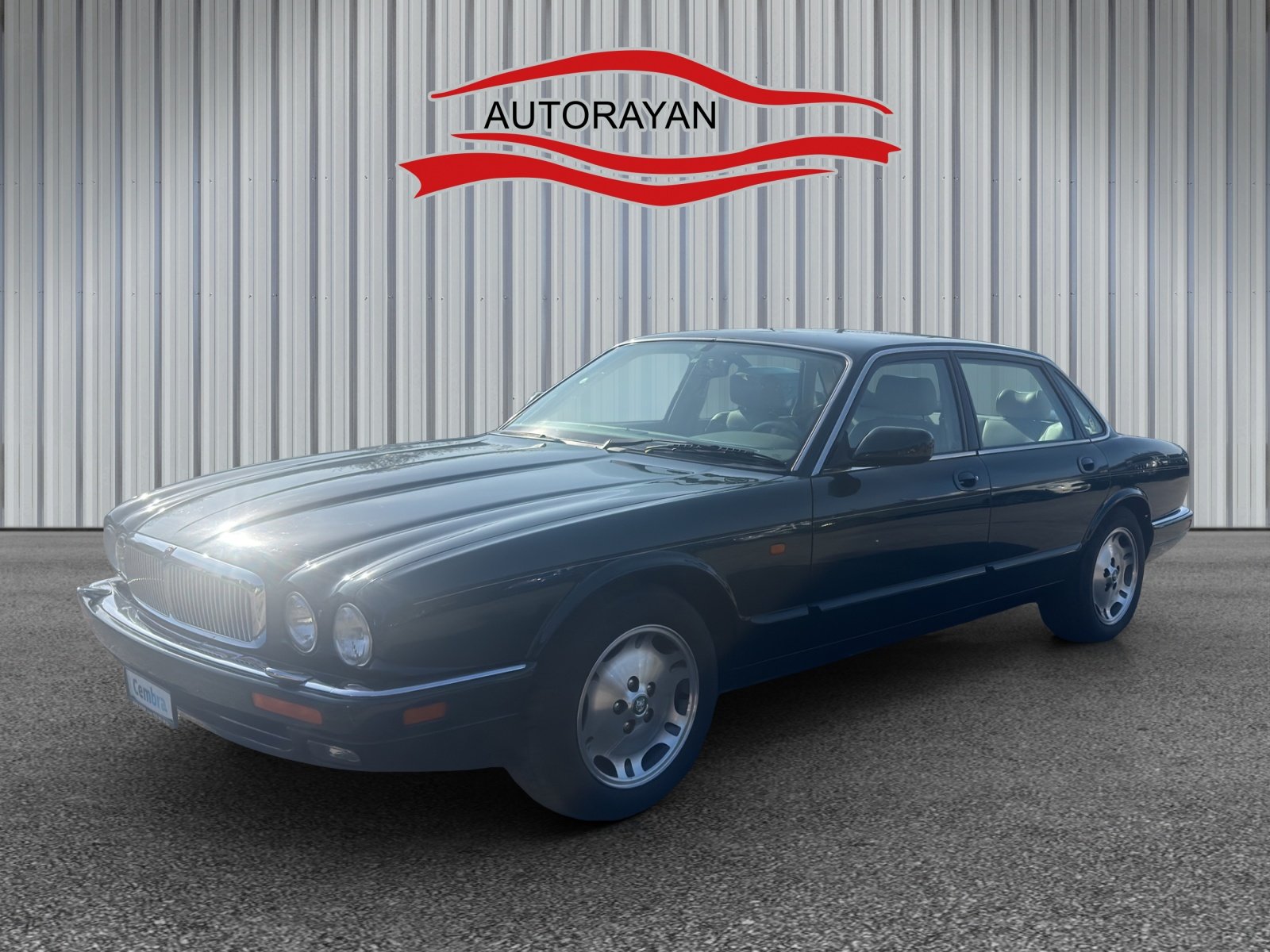 JAGUAR XJ 3.2 Executive, Petrol, Second hand / Used, Automatic - 2