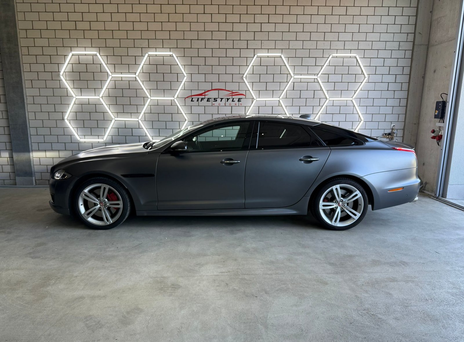 JAGUAR XJ 5.0 S/C XJR 575 Automatic, Benzin, Occasion / Gebraucht, Automatik - 2