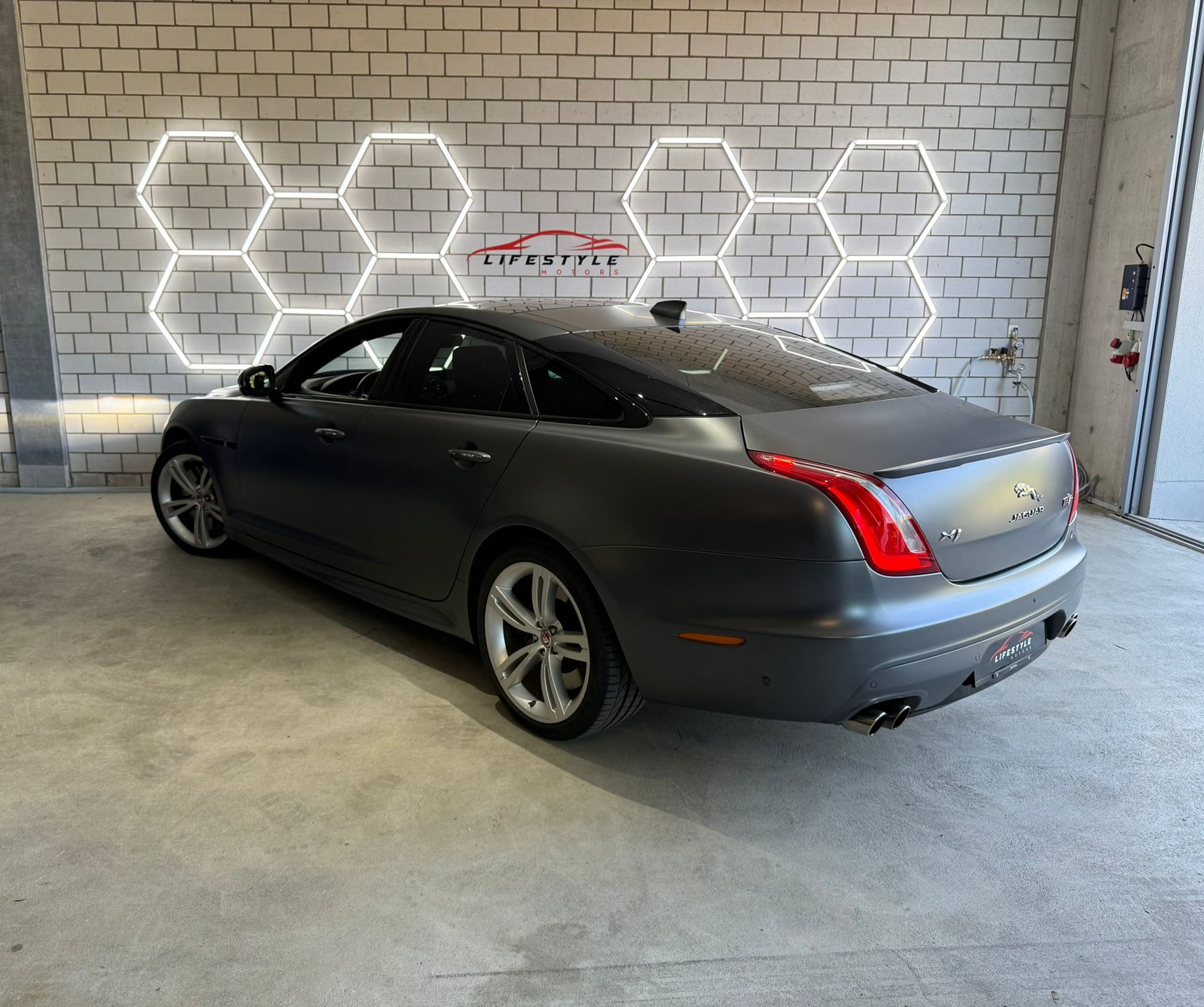 JAGUAR XJ 5.0 S/C XJR 575 Automatic, Benzin, Occasion / Gebraucht, Automatik - 3