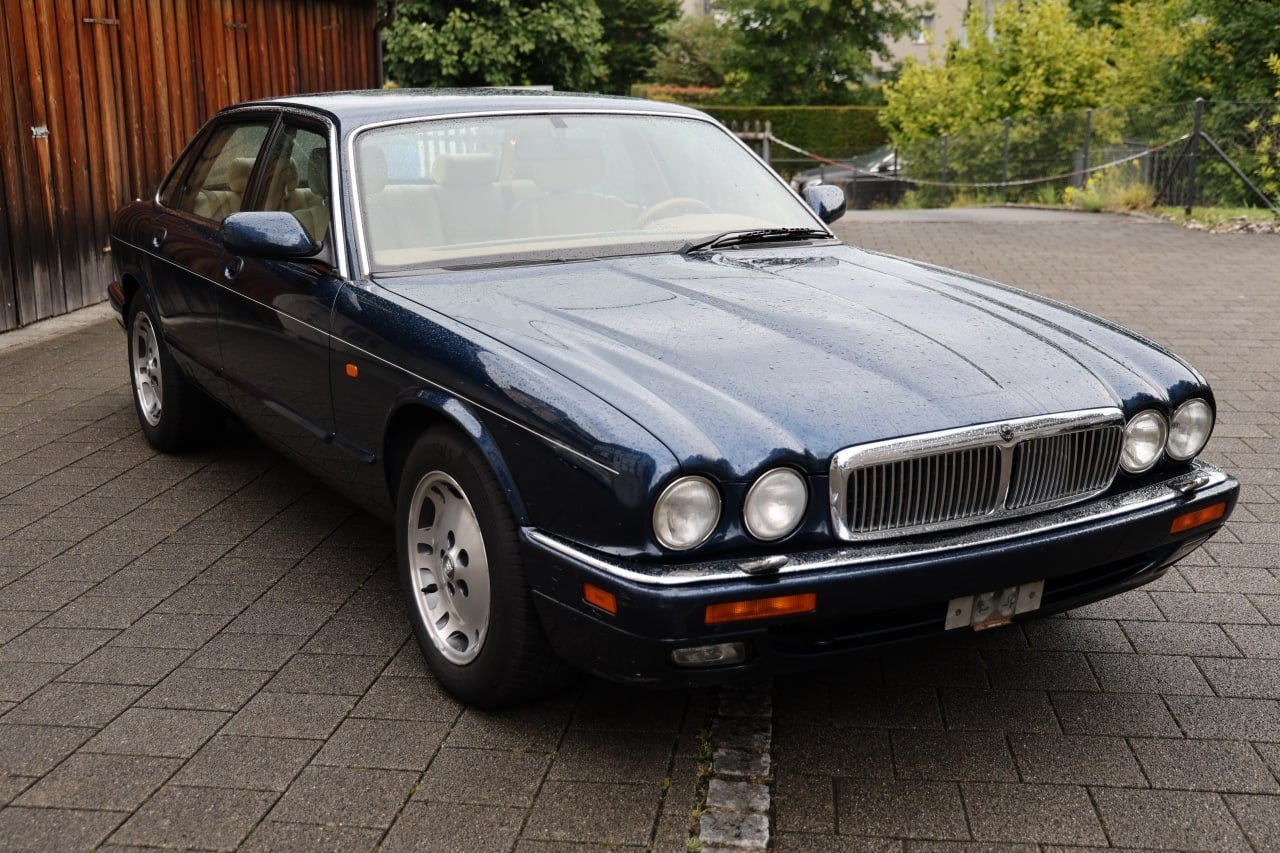 JAGUAR XJ 3.2 Executive