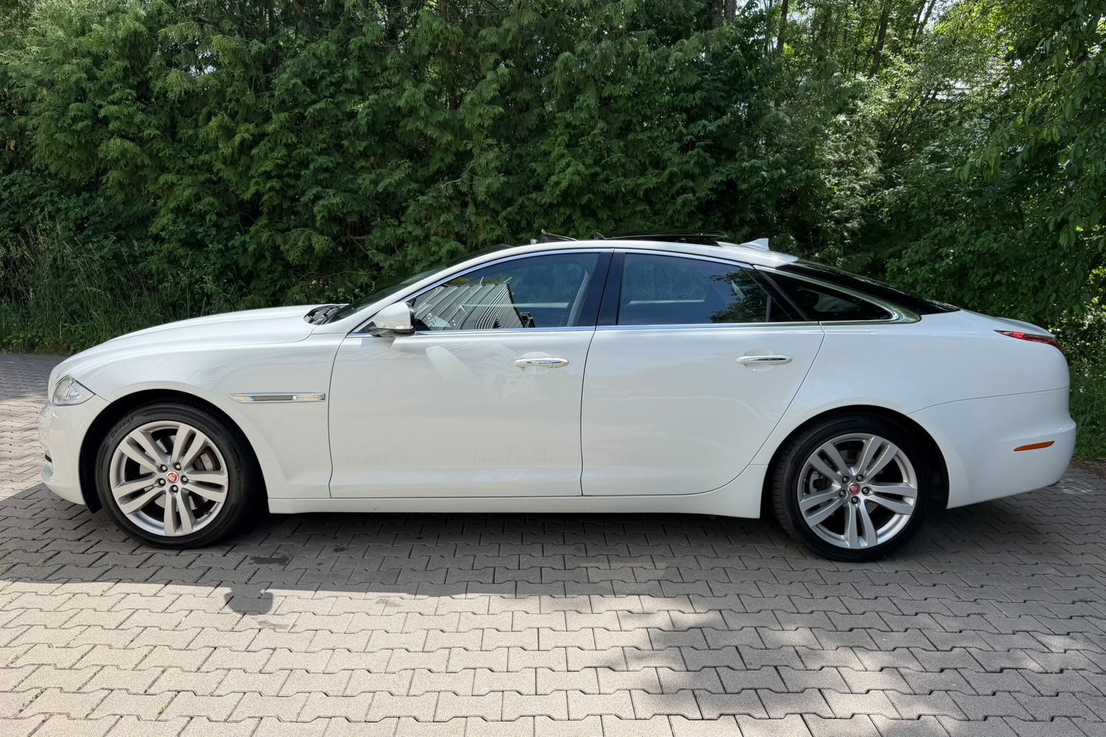 JAGUAR XJ 3.0d V6 Premium Luxury Automatic, Diesel, Occasion / Utilisé, Automatique - 2