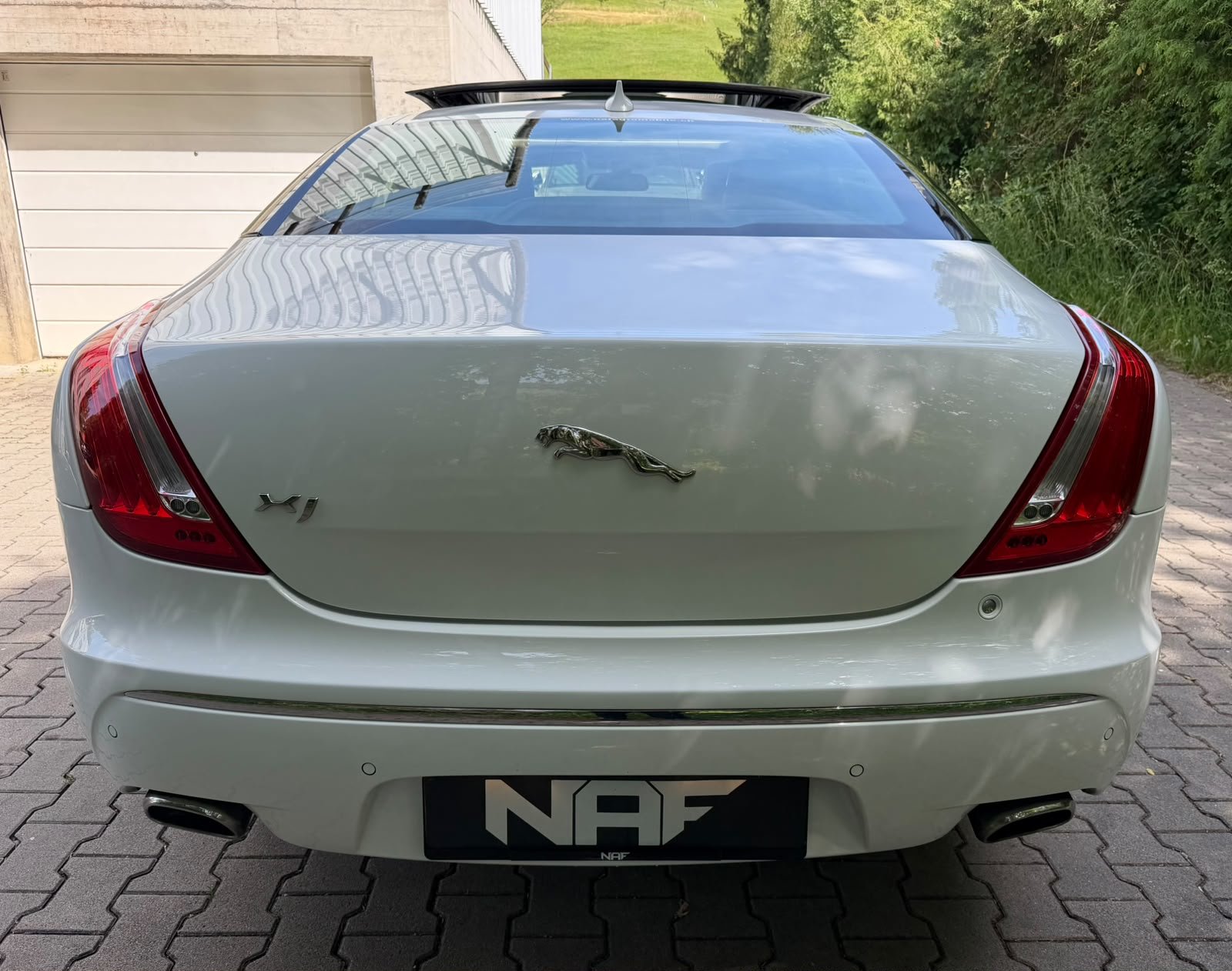 JAGUAR XJ 3.0d V6 Premium Luxury Automatic, Diesel, Occasion / Utilisé, Automatique - 4