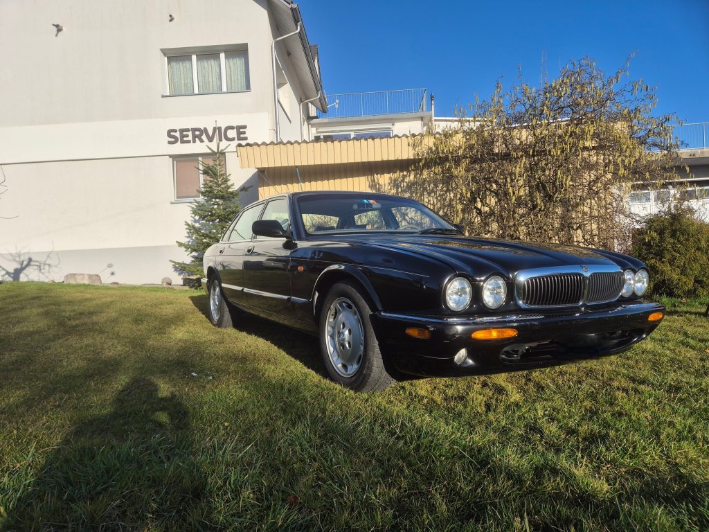 JAGUAR XJ 3.2 Executive, Benzina, Occasioni / Usate, Automatico - 2