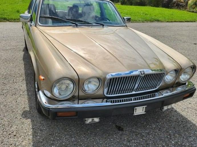 JAGUAR XJ-6 4.2 Sovereign, Essence, Voiture de collection, Automatique