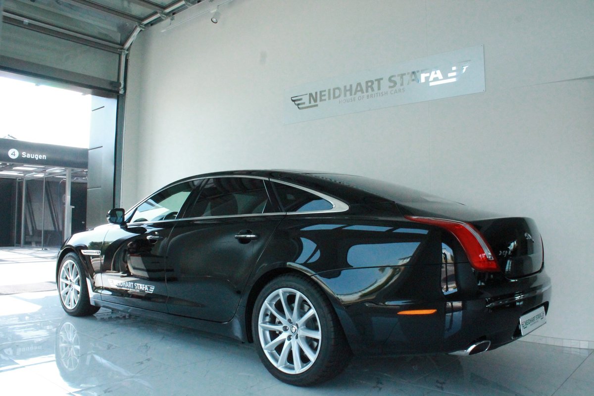 JAGUAR XJ LWB 3.0d V6 Portfolio Automatic, Diesel, Ex-demonstrator, Automatic - 2