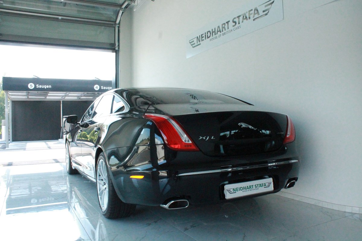 JAGUAR XJ LWB 3.0d V6 Portfolio Automatic, Diesel, Ex-demonstrator, Automatic - 3