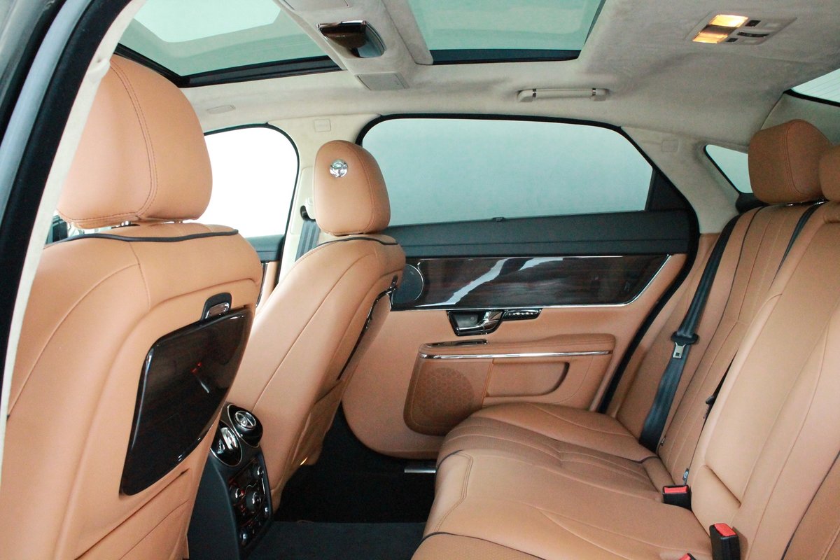 JAGUAR XJ LWB 3.0d V6 Portfolio Automatic, Diesel, Ex-demonstrator, Automatic - 5