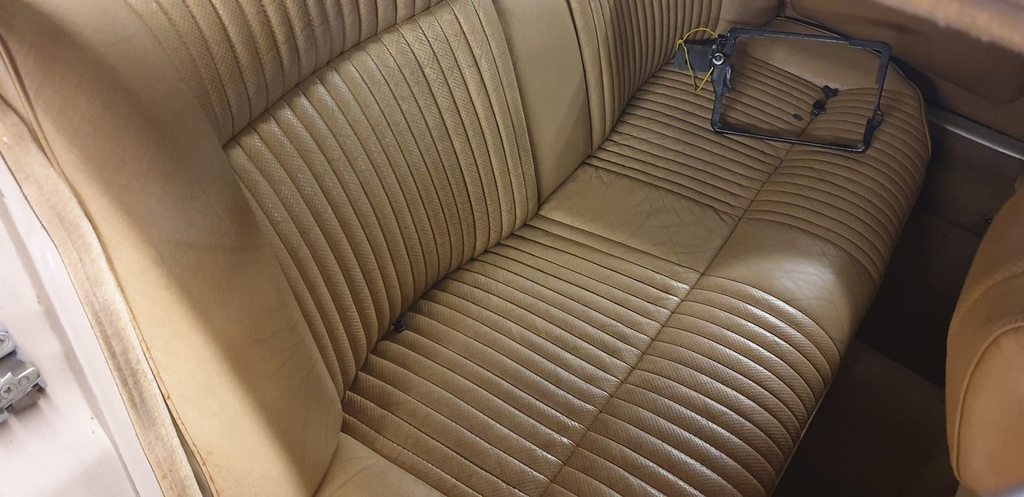 JAGUAR XJ6 4.2, Petrol, Second hand / Used, Automatic - 4