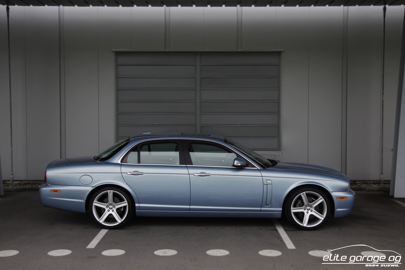 JAGUAR XJ8 4.2 V8 Sovereign, Essence, Occasion / Utilisé, Automatique - 6