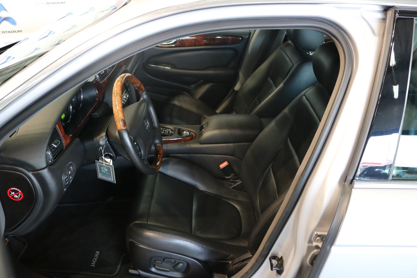 JAGUAR XJ8 3.5 V8 Executive, Essence, Occasion / Utilisé, Automatique - 2