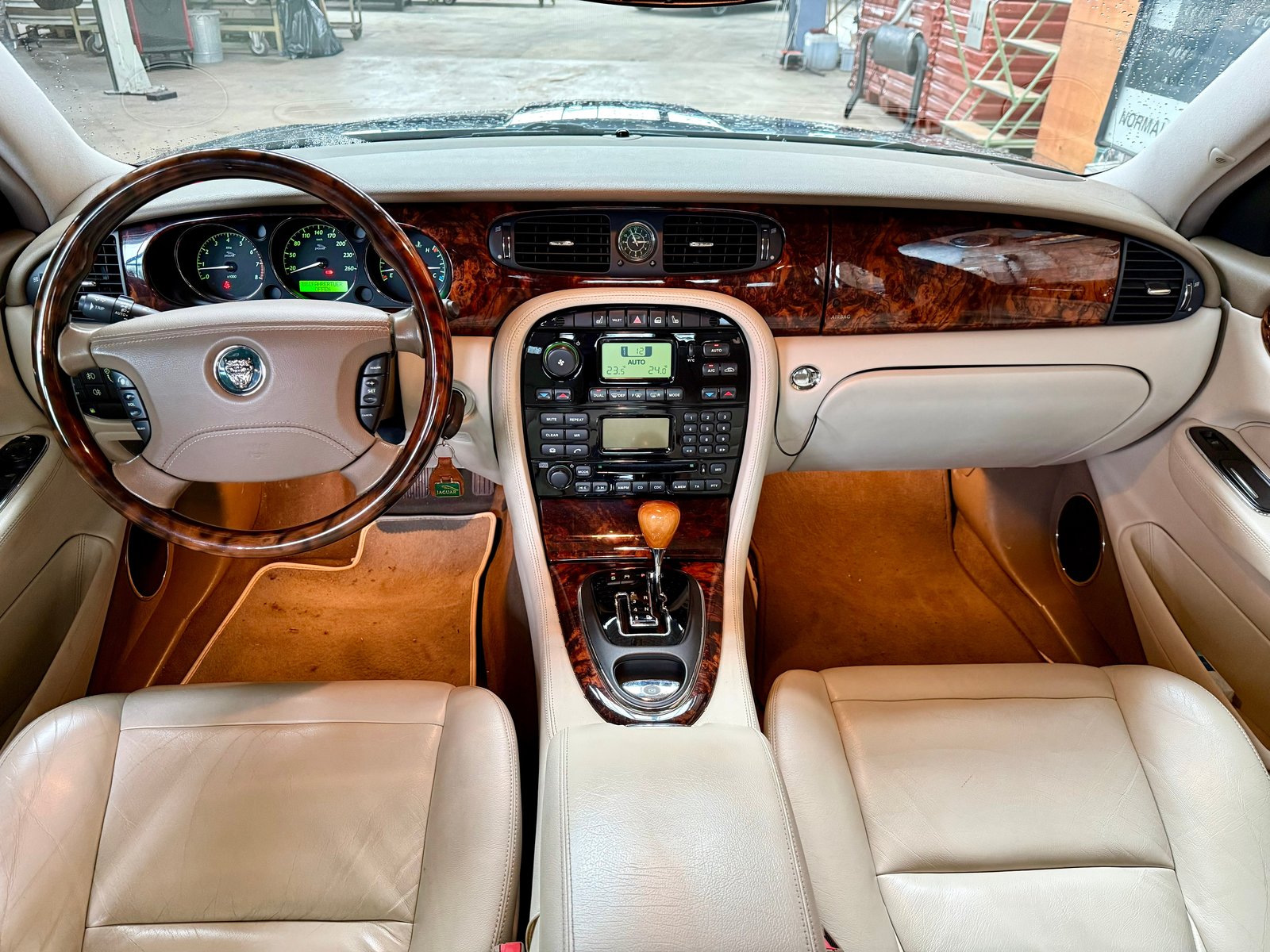JAGUAR XJ8 4.2 V8 Executive, Essence, Occasion / Utilisé, Automatique - 5