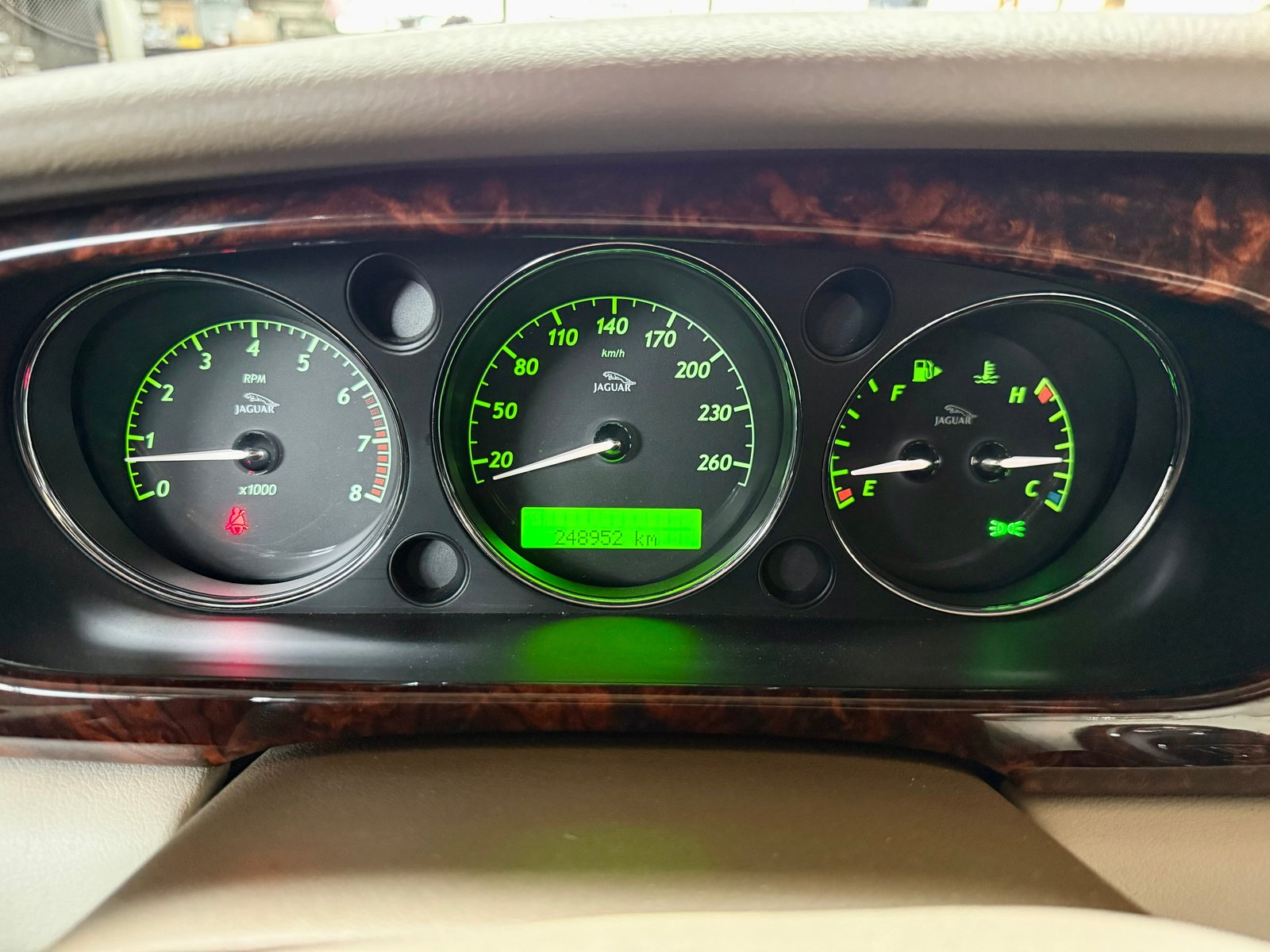 JAGUAR XJ8 4.2 V8 Executive, Essence, Occasion / Utilisé, Automatique - 7