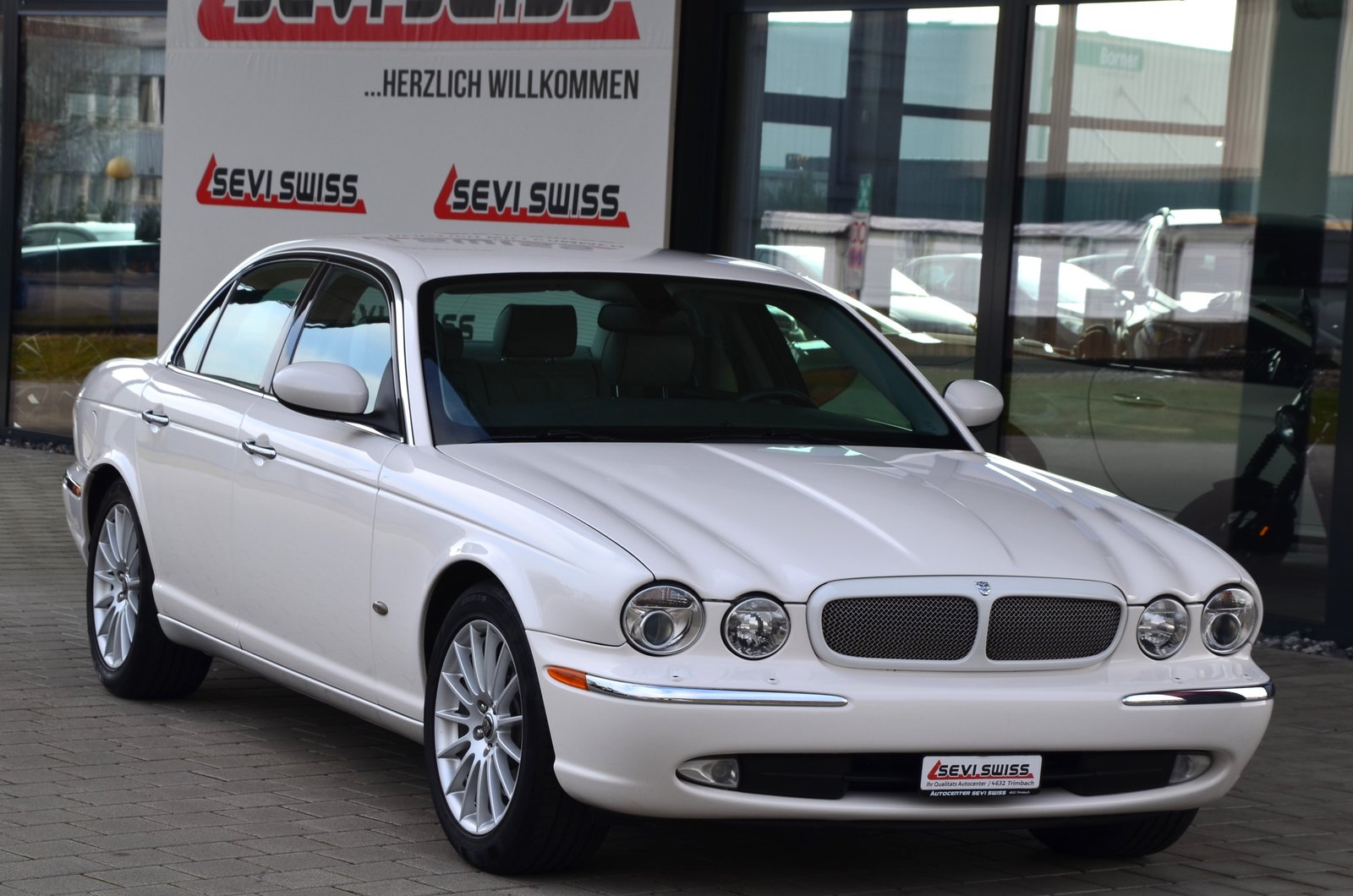 JAGUAR XJ8 4.2 V8 Executive*Frisch ab MFK*