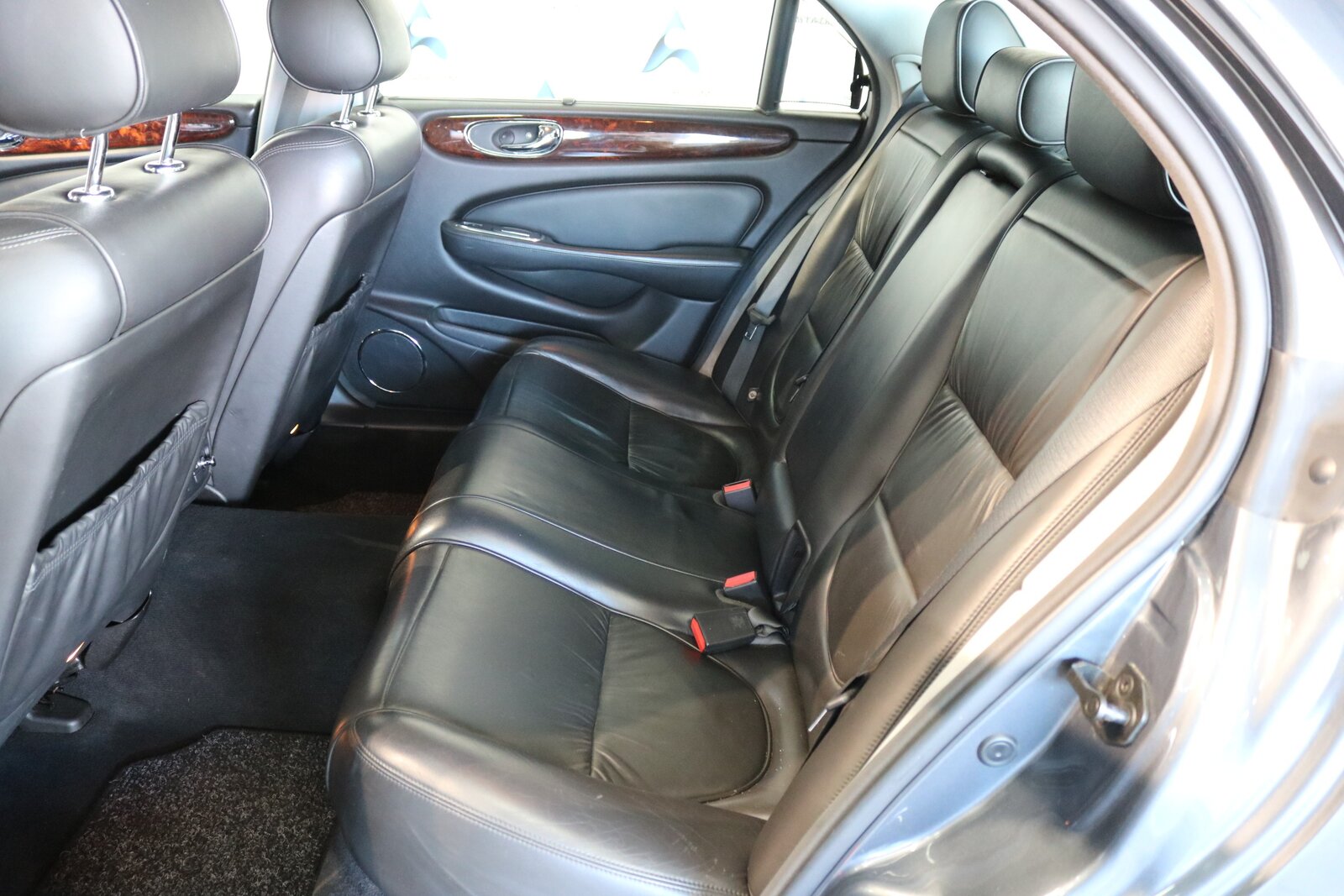 JAGUAR XJ8 LWB 4.2 V8 Executive, Petrol, Second hand / Used, Automatic - 4