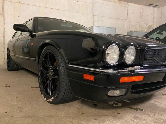JAGUAR XJR 4.0 Supercharged, Petrol, Second hand / Used, Automatic
