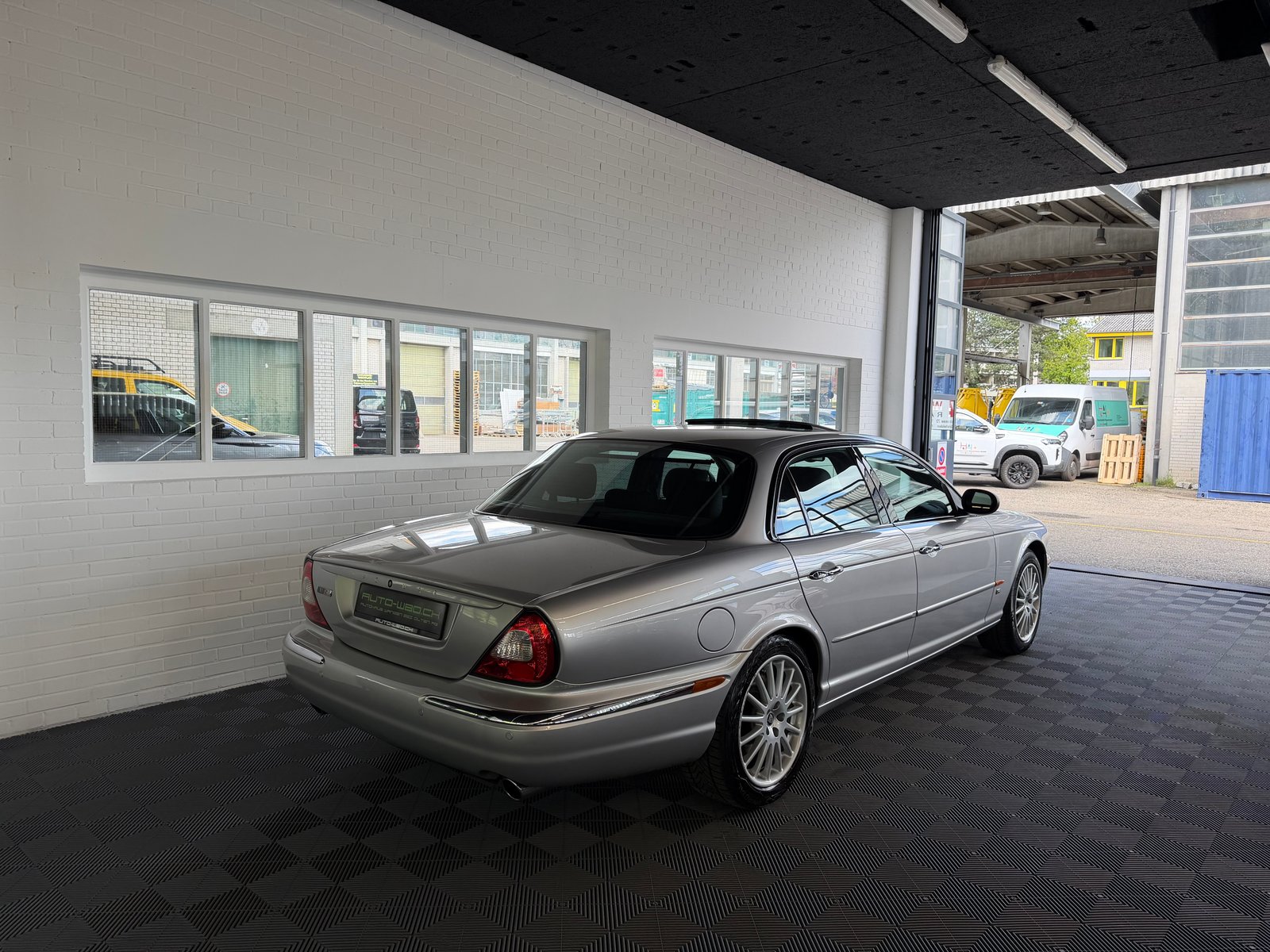 JAGUAR XJR 4.2 V8 S/C 396 PS, Essence, Occasion / Utilisé - 3