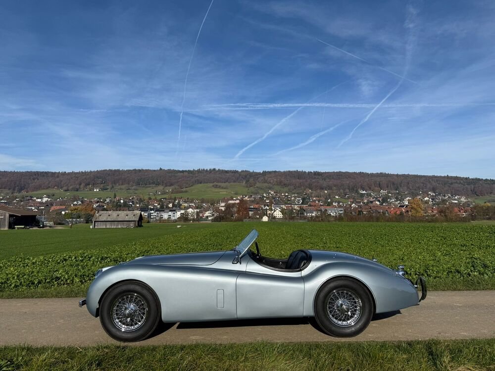 JAGUAR XK120 OTS SE, Petrol, Classic, Manual - 3