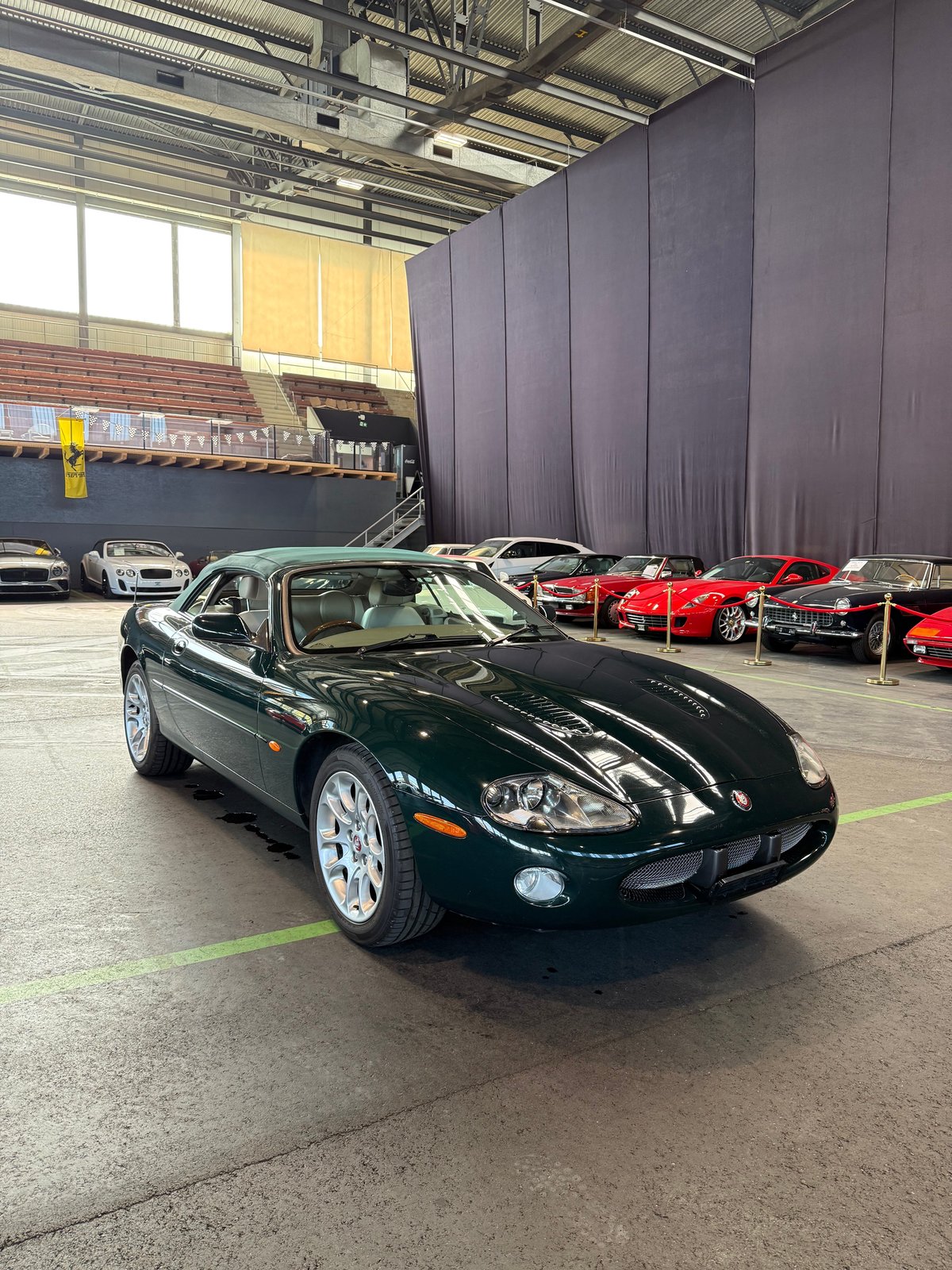 JAGUAR XKR S/C Convertible, Benzin, Occasion / Gebraucht, Automatik - 7