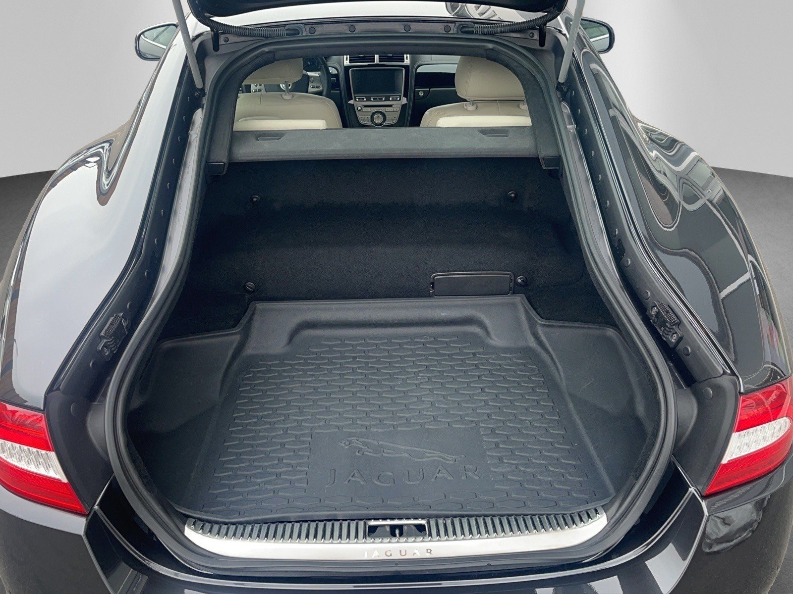 JAGUAR XKR 5.0 V8 SC Automatic, Petrol, Second hand / Used, Automatic - 7