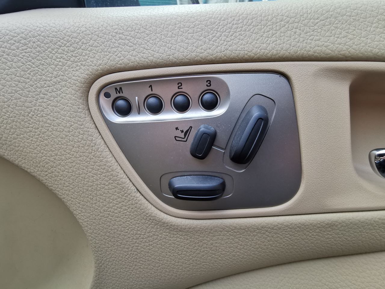 JAGUAR XKR 4.2 V8 SC Automatic, Essence, Occasion / Utilisé, Automatique - 6