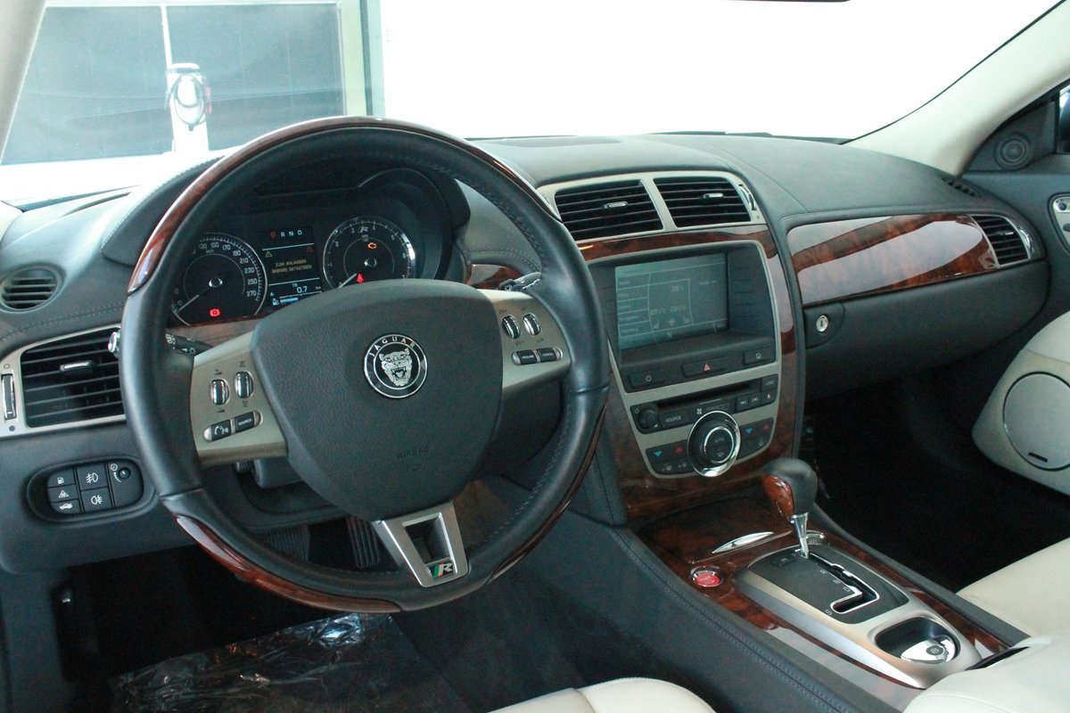 JAGUAR XKR 4.2 V8 SC Automatic, Benzin, Vorführwagen, Automat - 4