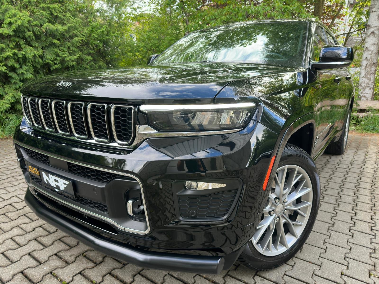 JEEP 5.7 V8 Hemi Overland Limited Edition